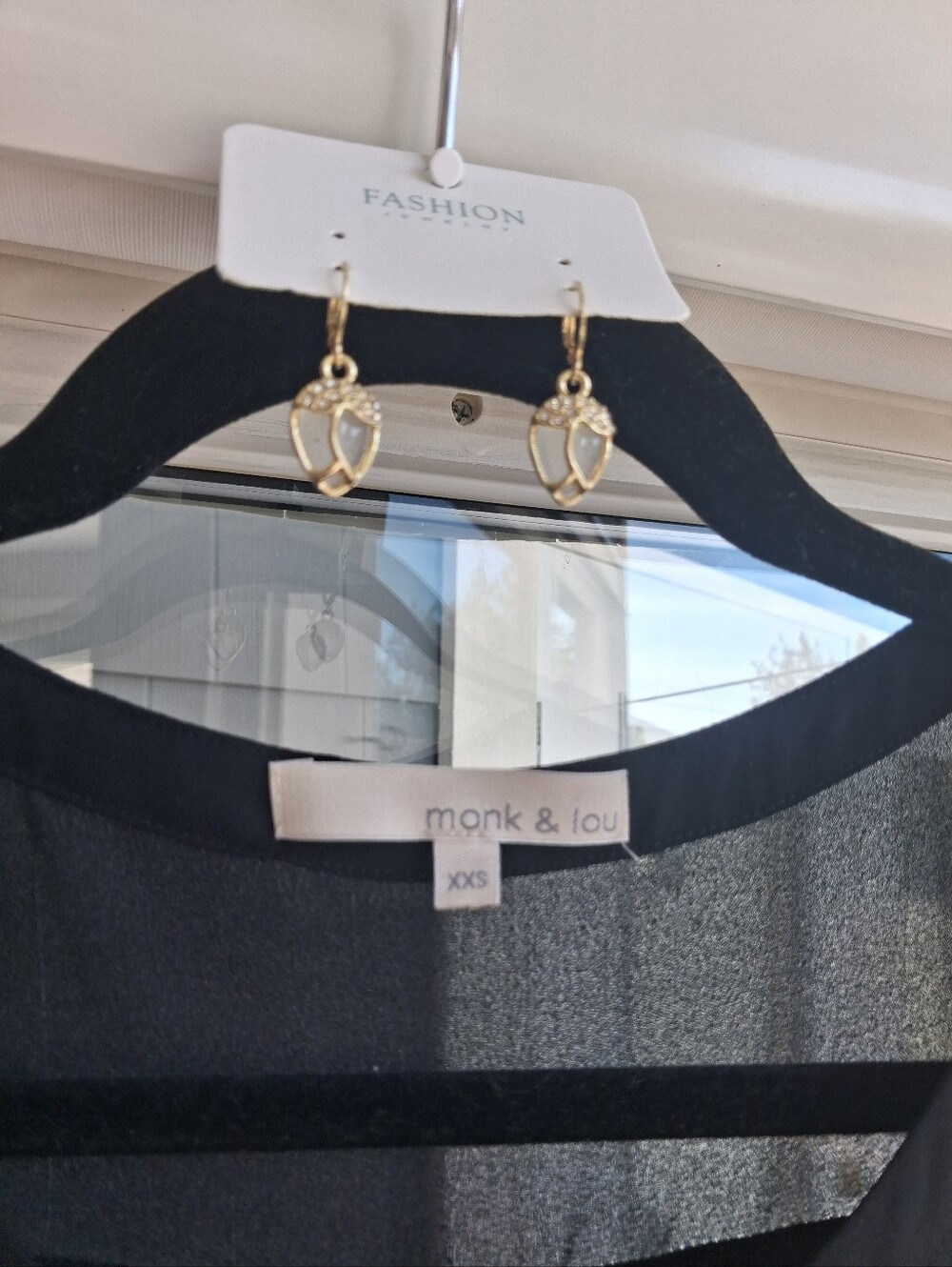 Black Monk & Lou Xxs Blouse Plus FREE earrings